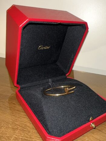 اسوارة كارتير Cartier