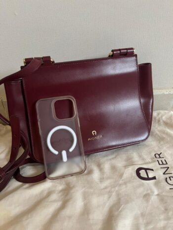 شنطة اقنر Aigner