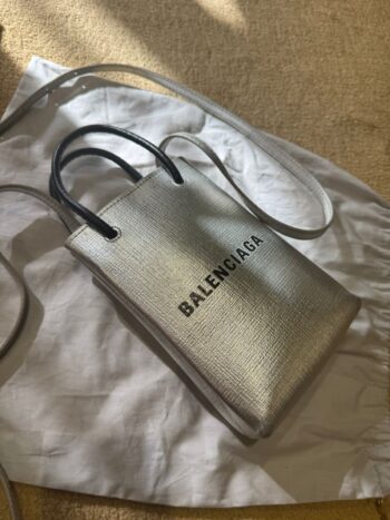 شنطة بلنسياقا Balenciaga