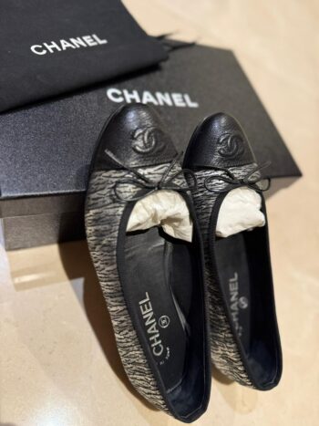 فلات شانيل مقاس 37 CHANEL