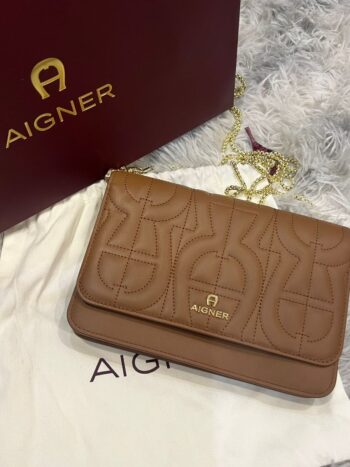 شنطة اقنر AIGNER