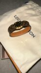 اسوارة لويس فيتون LV