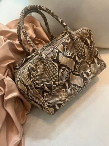 شنطة برادا PRADA
