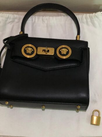 شنطة فرزاتشي Versace