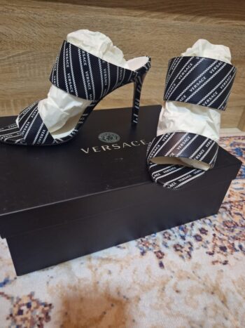 هيلز فرزاتشي Versace