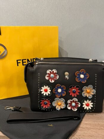 شنطة فندي FENDI