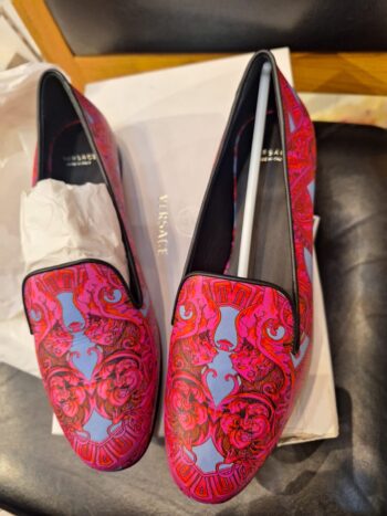 فلات فرزاتشي مقاس 38 VERSACE