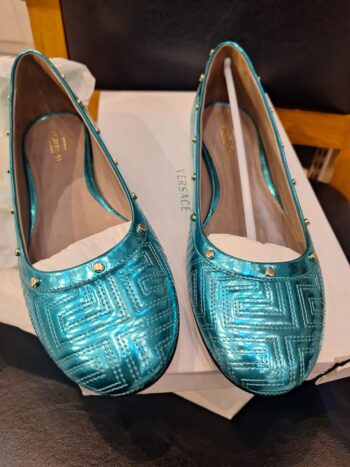 فلات فرزاتشي مقاس 40 VERSACE
