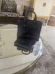 شنطة + بوك اقنر AIGNER