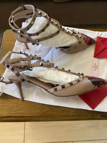 هيلز فالنتينو مقاس 40.5 VALENTINO