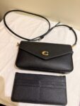 شنطة كوتش COACH