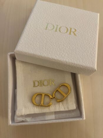 حلق ديور Dior