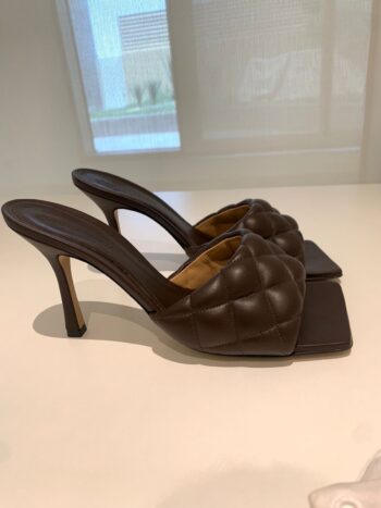 كعب بوتيقا فنيتا مقاس 40 BOTTEGA VENETA
