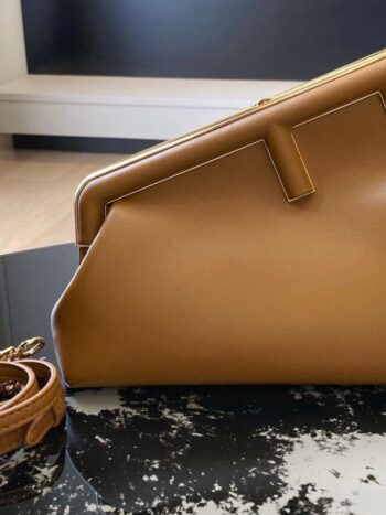 شنطة فندي FENDI