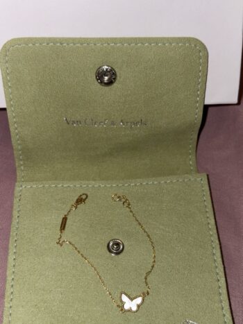 اسوارة فان كليف Van Cleef