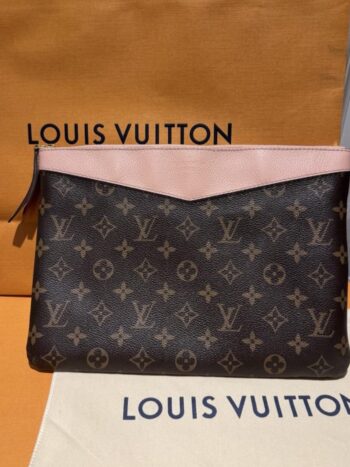 باوتش لويس فيتون LV