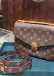 شنطة لويس فيتون LV مونوقرام موديل Pochette Metis