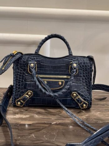 شنطة بالنسياقا Balenciaga