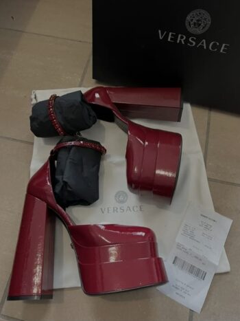 فرزاتشي مقاس 38.5 VERSACE