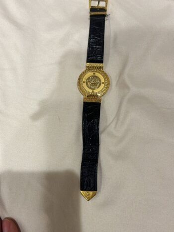 ساعة فرزاتشي VERSACE