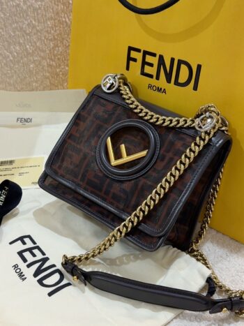 شنطة فندي FENDI